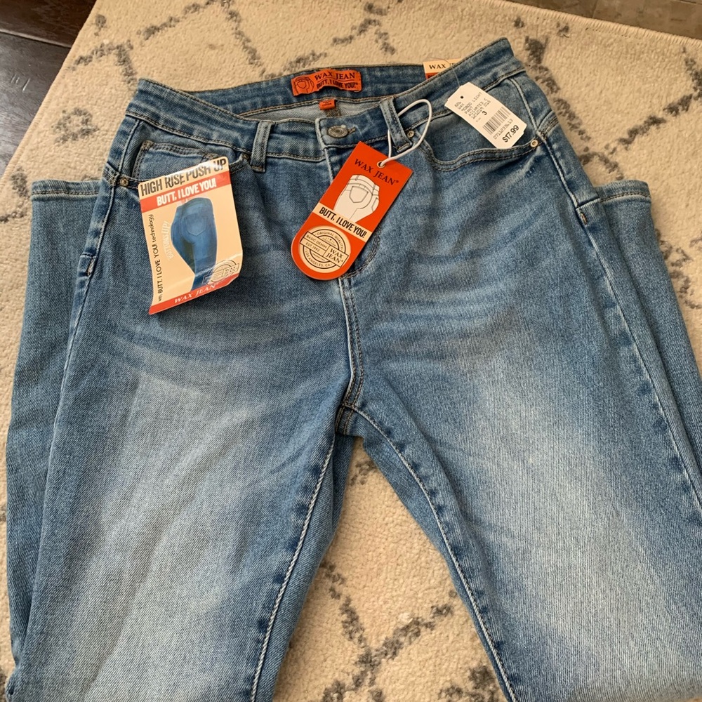 LIGHT BLUE NEVER WORN JEANS